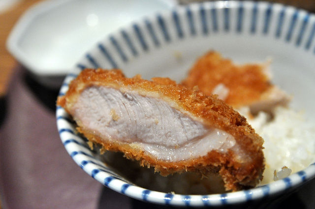 杏子豬排商業午餐－豬排剖面