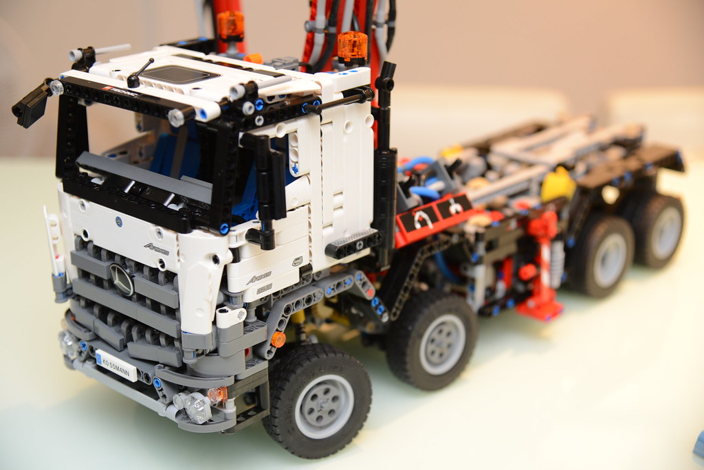 樂高 LEGO 42043 賓士怪手貨卡車 Mercedes-Benz Arocs 3245