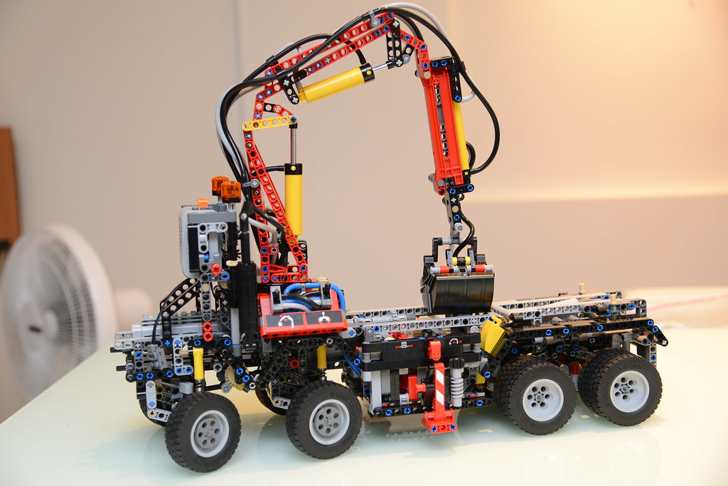 樂高 LEGO 42043 賓士怪手貨卡車 Mercedes-Benz Arocs 3245
