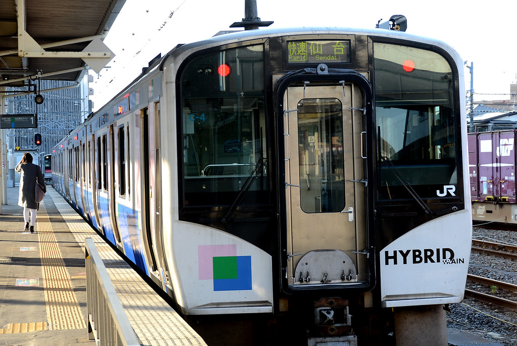 日本仙石線油電混合列車HB-E210