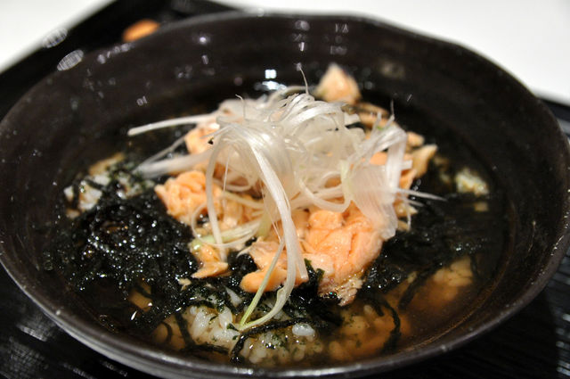 日式蓋飯－鮭魚茶泡飯 NT$190