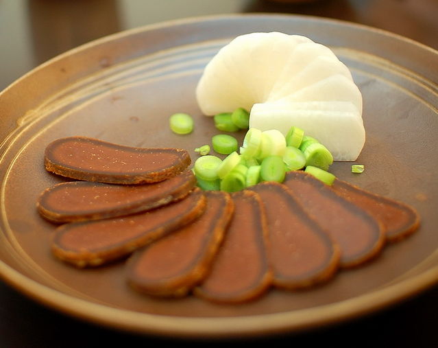 小林食堂－烏魚子配白蘿蔔片