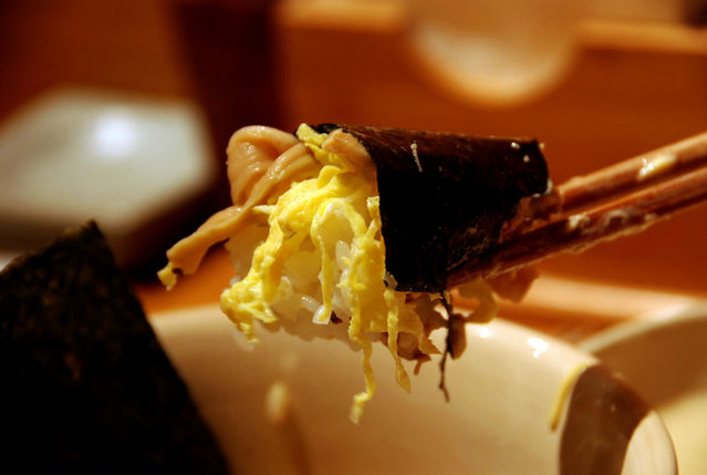 要把海苔包住叉燒飯才是正統的日式吃法