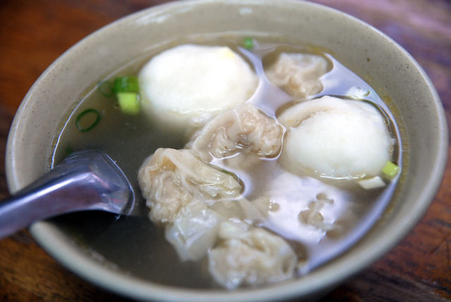 馬祖麵館－綜合湯(有魚丸、餛飩、蛋包)